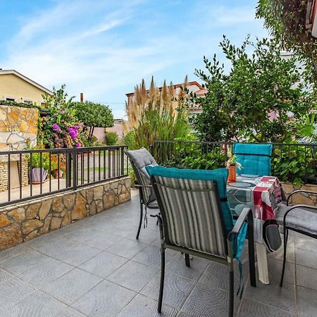 Lovely Apartment In Premantura With Wifi 외부 사진