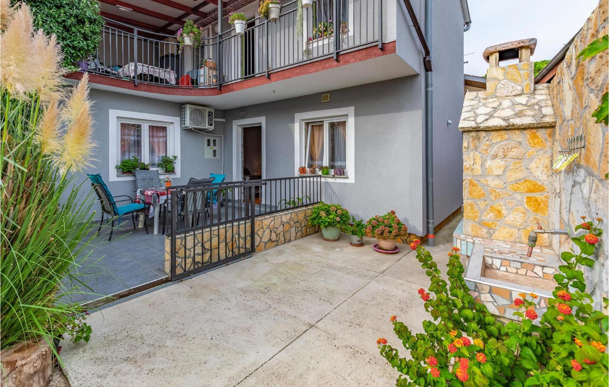 Lovely Apartment In Premantura With Wifi 외부 사진