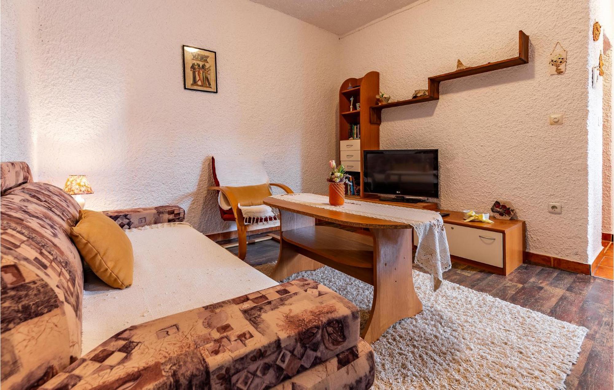Lovely Apartment In Premantura With Wifi 외부 사진