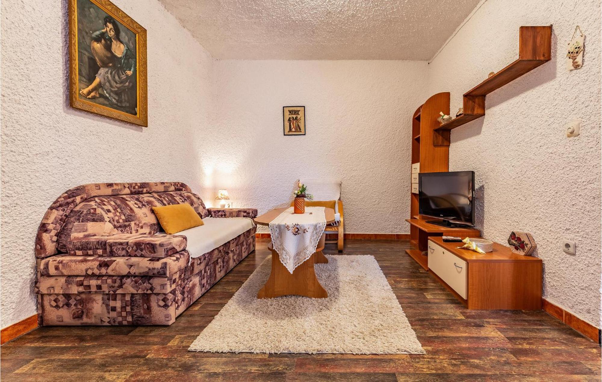 Lovely Apartment In Premantura With Wifi 외부 사진